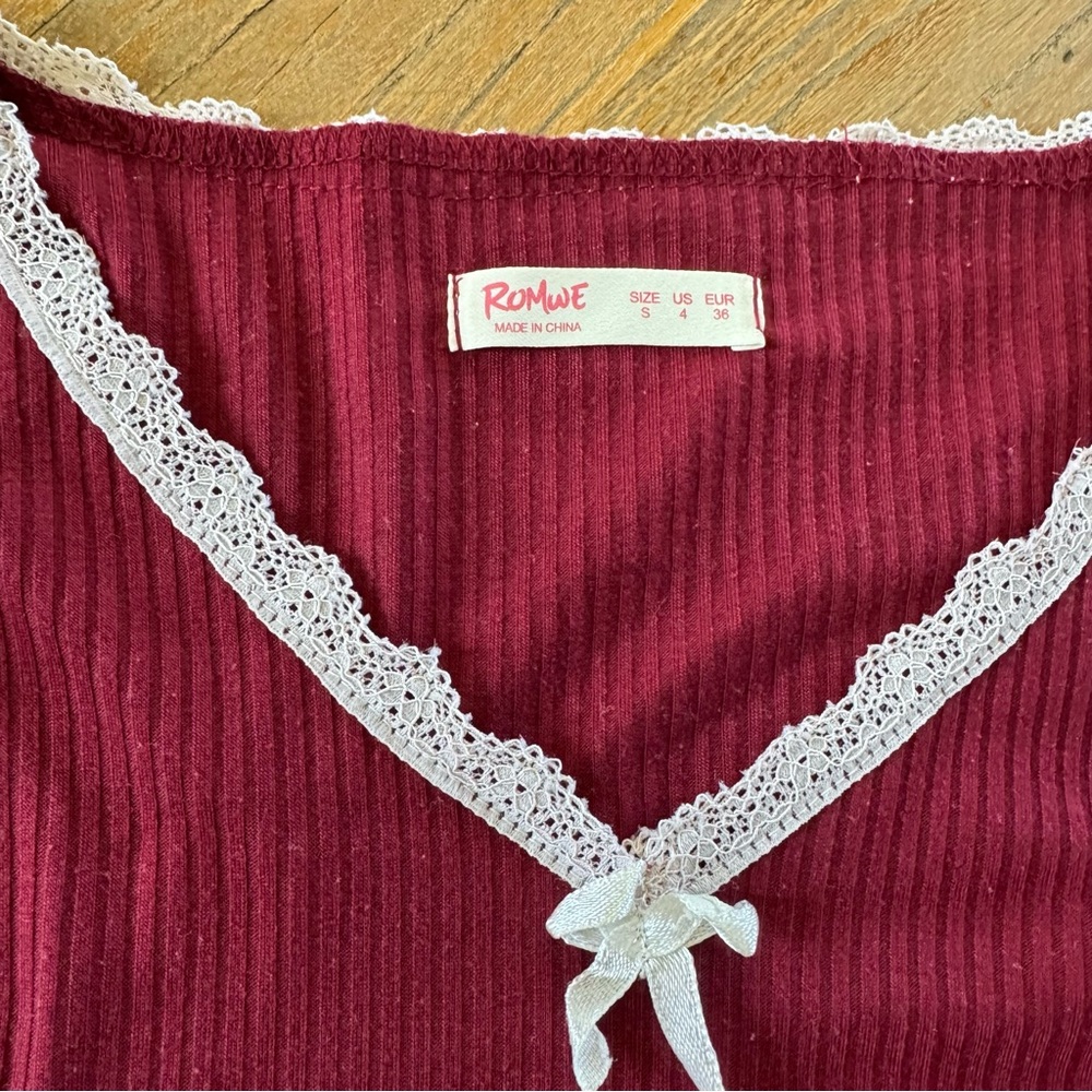 ROMWE Red and White Embellished Crop Blouse - Picture 6 of 9